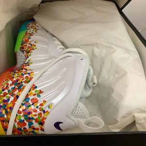 I have to many pairs of sneakers!!